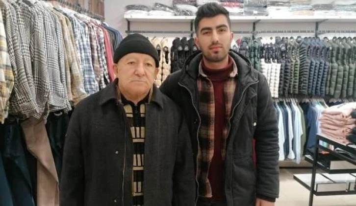 Denizlili gençten alkışlanacak hareket: ATM'de bulduğu emekli maaşını sahibine teslim etti