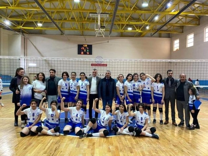 Genç voleybolcular, Türkiye yarı finaline çıktı