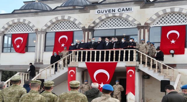 İçişleri Bakanı Süleyman Soylu, Güven Camii'nin açılışını yaptı