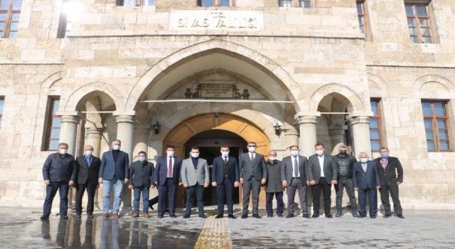 Kangal heyetinden Vali Ayhan'a taziye ziyareti