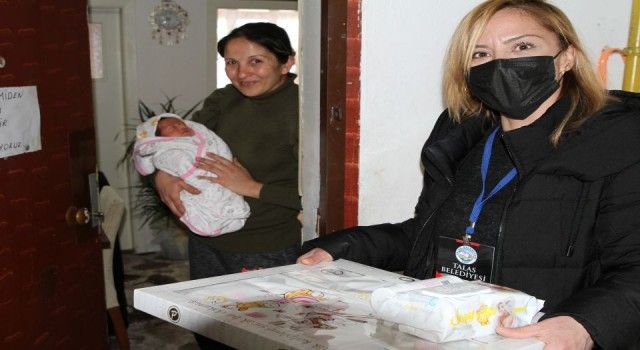 Kayseri Talas'tan yeni bebeklere 'hoşgeldin' paketi