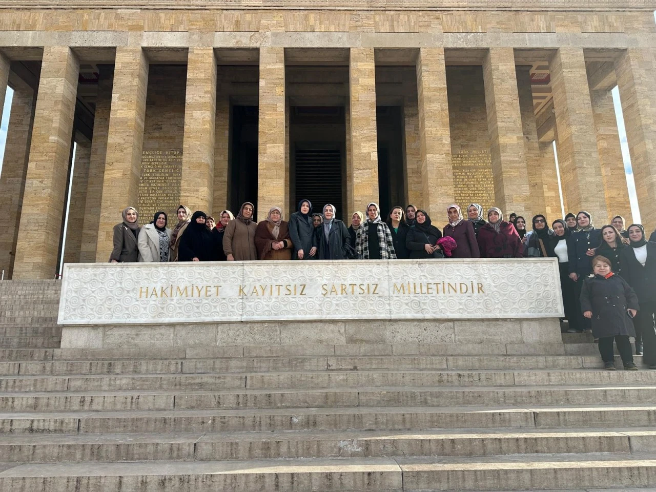 Siirt AK Parti Kadın Kolları, Anıtkabir’i Ziyaret Etti