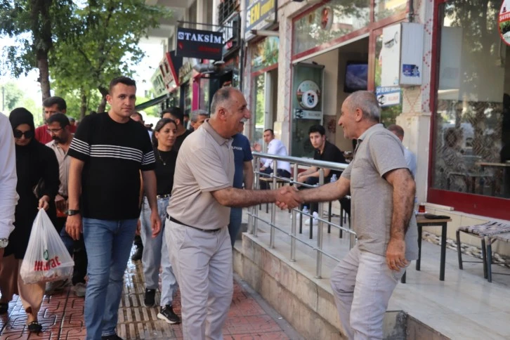 Siirt Belediye Eş Başkanı Mehmet Kaysi esnaf ziyaretinde bulundu