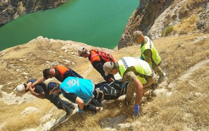 Siirt Deliklitaş'ta Talihsiz Olay: Uçurumdan Düşen Genç Hayatını Kaybetti