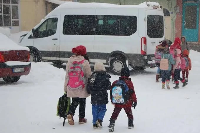 Siirt Valiliği Duyurdu: Üç İlçede Taşımalı Eğitime Bir Gün Ara