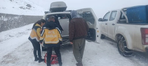 Pervari’de Yoğun Kar Engeli Aşıldı: Hasta Güvenle Hastaneye Ulaştırıldı