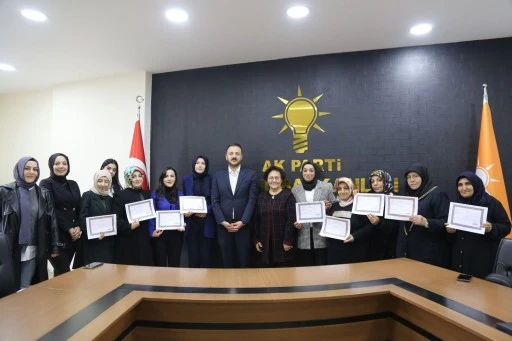 Siirt'te AK Parti Kadın Kolları İlk Yardım Eğitimi Düzenledi